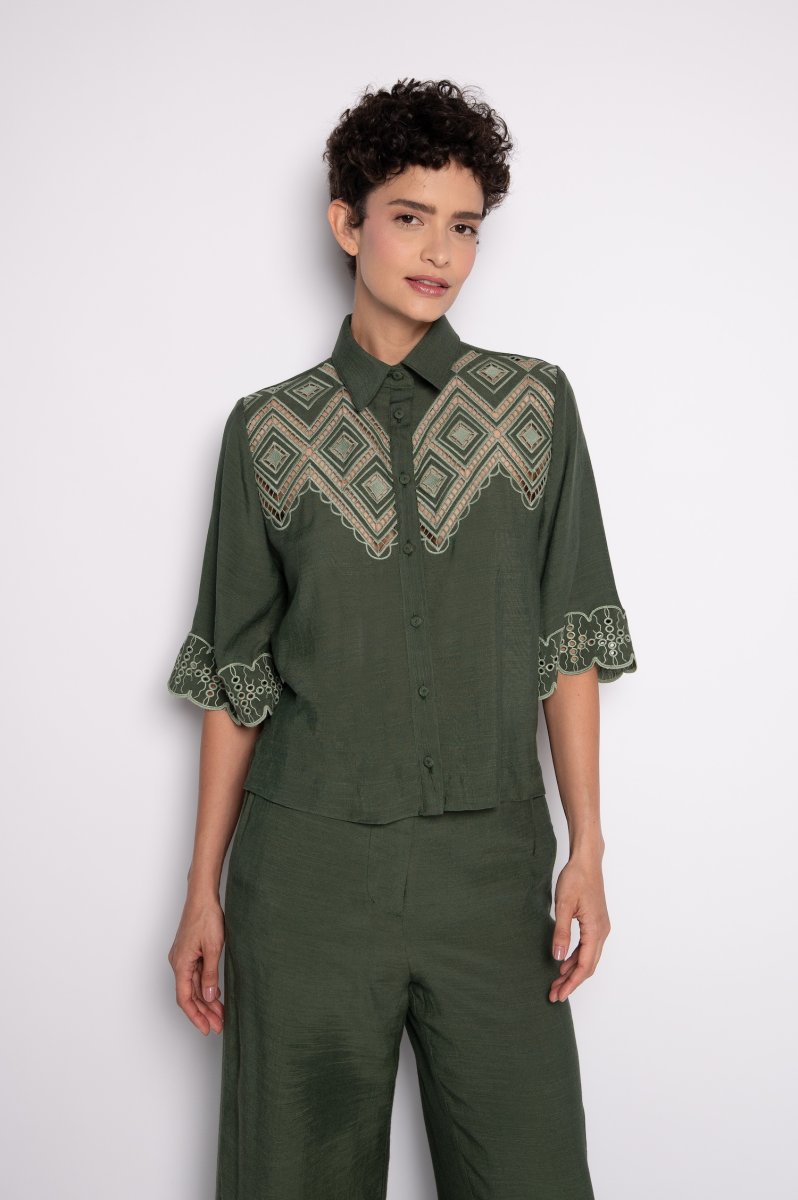 Camisa Bordada Com Mangas Curtas Verde Escuro – Prisci