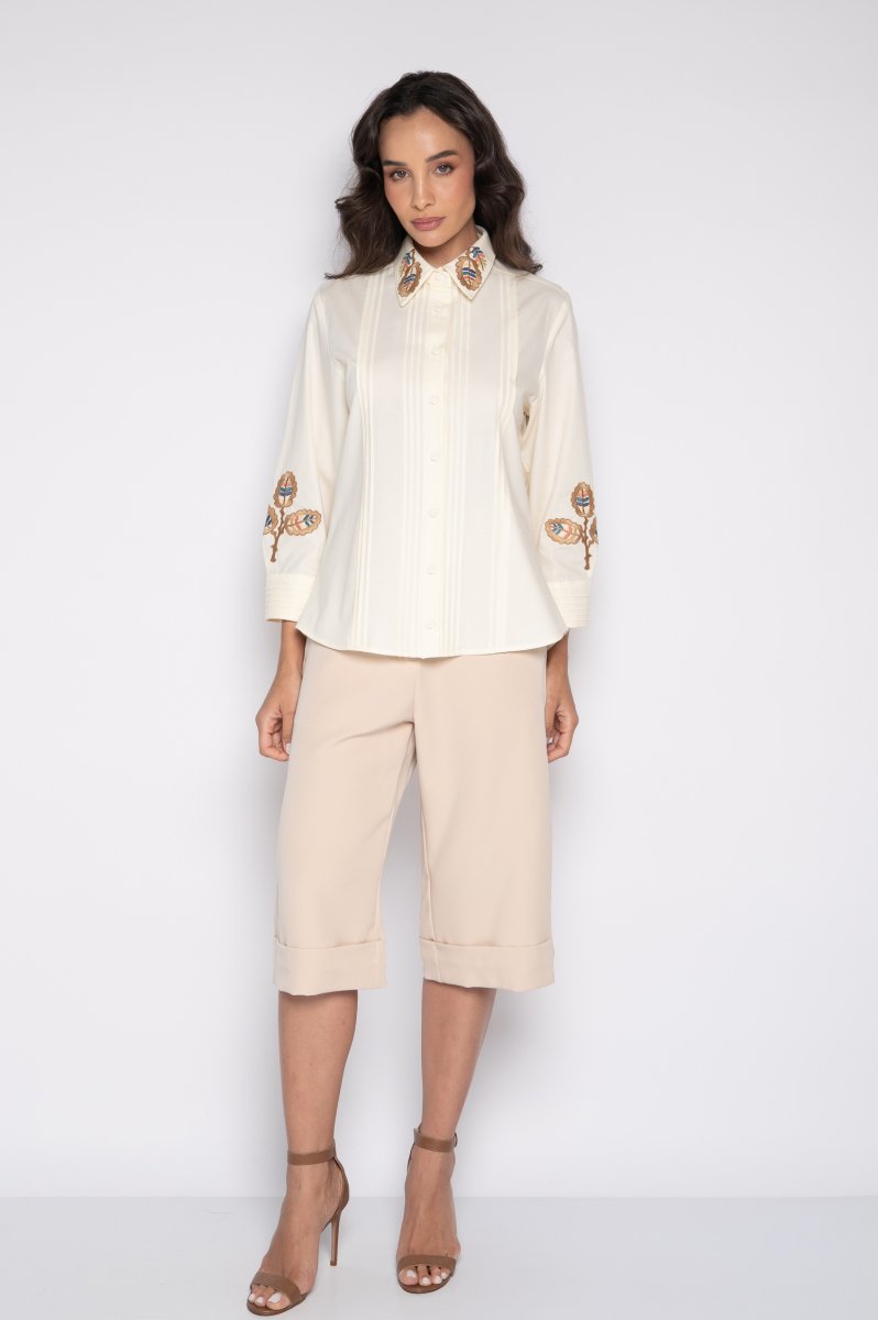 Camisa Bordada Com Nervuras Frontais Creme – Regina - Image 2