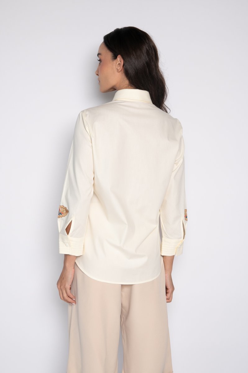 Camisa Bordada Com Nervuras Frontais Creme – Regina - Image 5