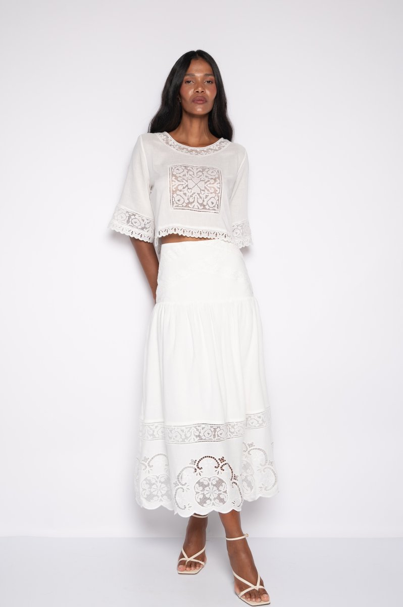 Blusa Cropped Bordada Off White – Alice - Image 3