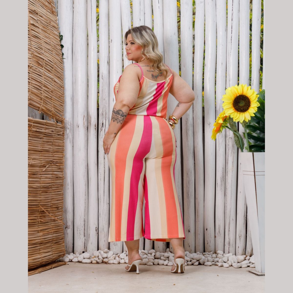 Macacão Listrado Feminino Alcinha Pantacourt Plus Size 39045 - Image 4