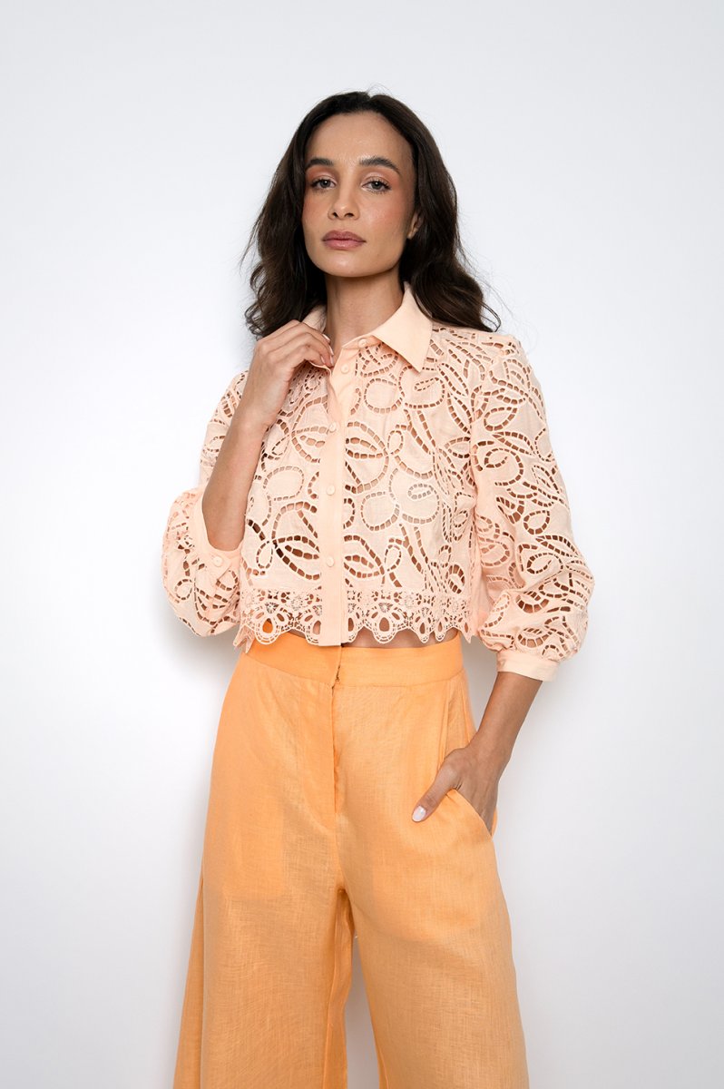 Camisa Cropped Bordada Salmon – Gaby - Image 6