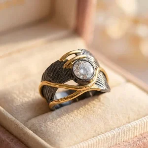 Vintage Geometric Zircon Ring
