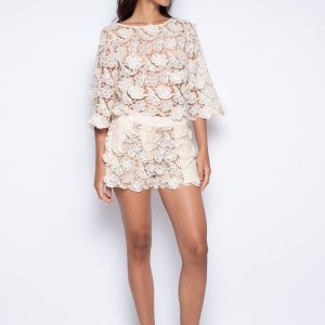 Short Curto de Tule Bordado com Flores 3D New Manteiga- Monara