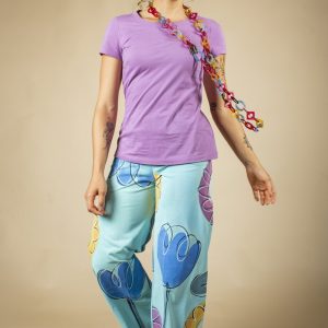 BLUSA COM DECOTE REDONDO DE RIBANA, MANGA CURTA E PENCES NO BUSTO
