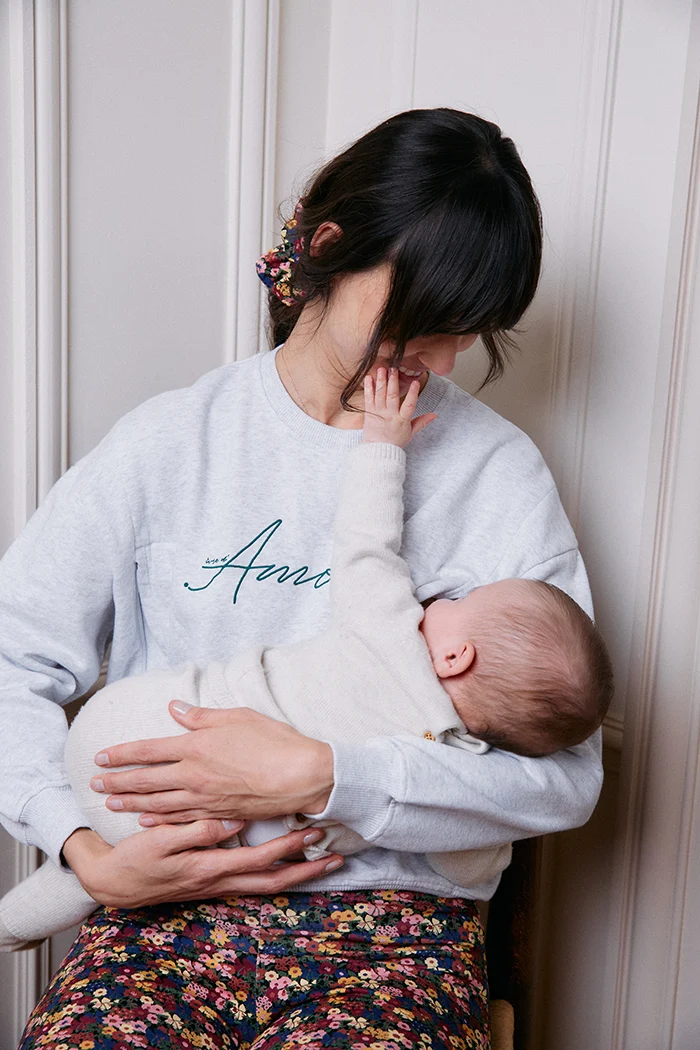 Ivre d'amour Breastfeeding Sweatshirt - Image 3