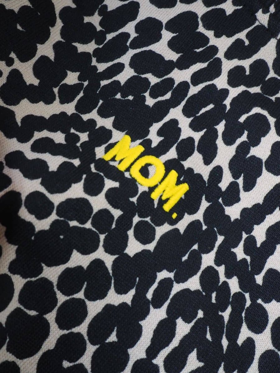 Leo Breastfeeding Sweatshirt - Image 6